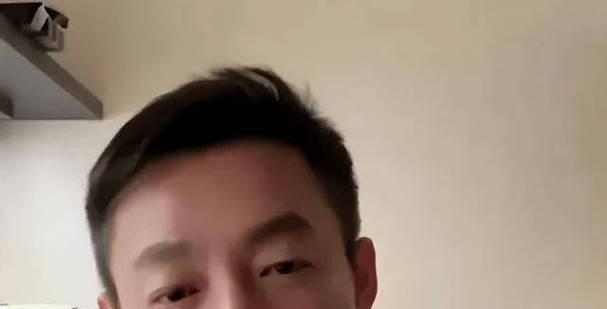 英特奇小S（以时尚为武器，征服世界舞台）